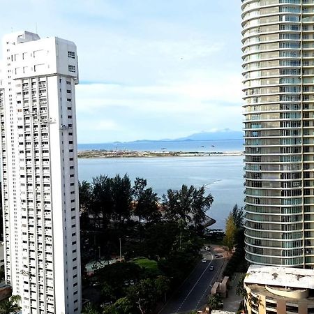 Mansion One Entire House 3 Queenbeds - Spacious Balcony Seaview George Town Exterior photo