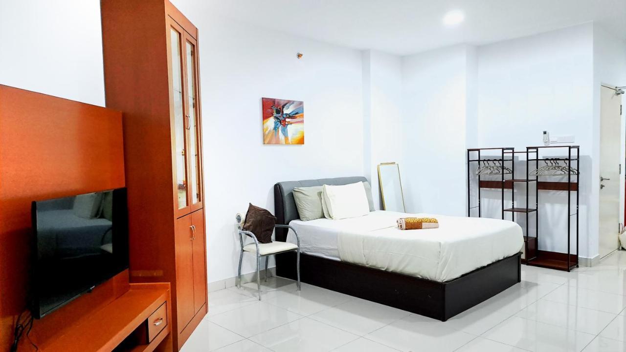 Mansion One Entire House 3 Queenbeds - Spacious Balcony Seaview George Town Exterior photo