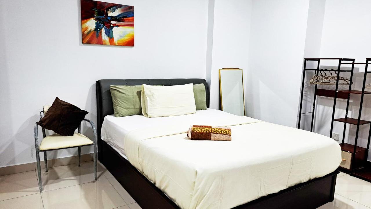 Mansion One Entire House 3 Queenbeds - Spacious Balcony Seaview George Town Exterior photo